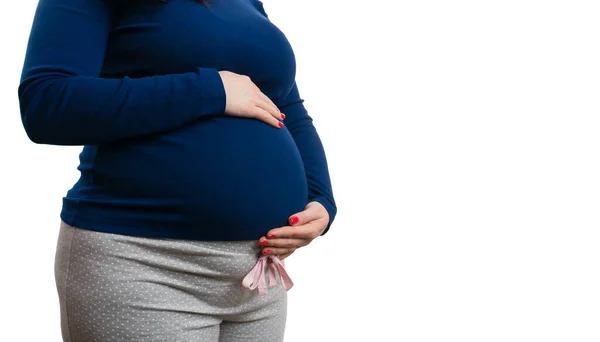 Mulher Vestindo Roupas Casuais Segurando Barriga Grávida Com Espaço Branco — Fotografia de Stock