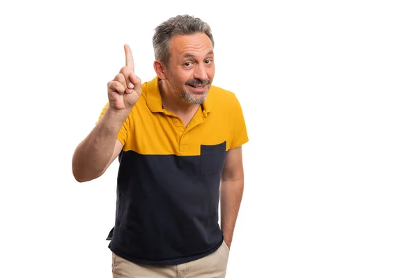 Modelo Hombre Adulto Sonriente Haciendo Idea Gesto Pensamiento Usando Dedo — Foto de Stock