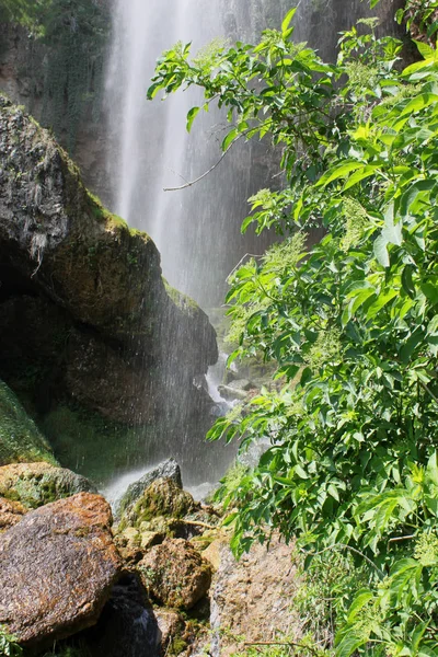 Een Beeld Van Prachtige Polska Skakavitsa Waterval Gelegen Zemen Berg — Stockfoto