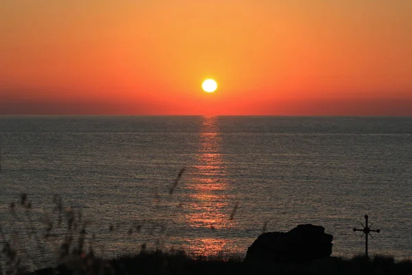 Bulgaristan'ın Karadeniz sahil üzerinde romantik gündoğumu