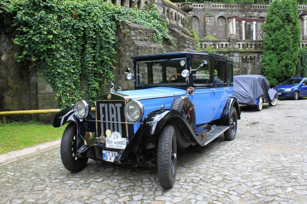 罗马尼亚特兰西瓦尼亚Sinaia 2018年6月30日Sinaia Concours Elegance International Vintage Cars Parade — 图库照片