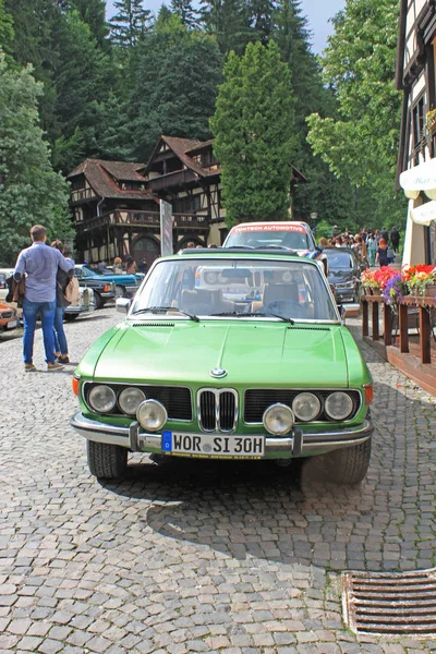 Sinaia, Transilvanya, Romanya - 30 Haziran 2018 Sinaia Concours d 'Elegance - Uluslararası Vintage Otomobil Geçidi