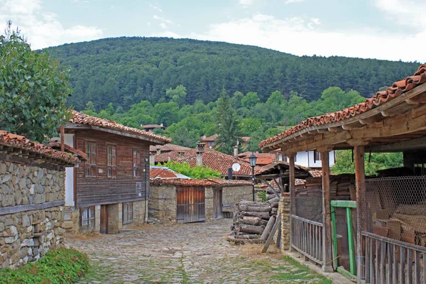 Общий Вид Жеравну Аутентичную Старую Деревню Болгарии Известную Своими Домами — стоковое фото