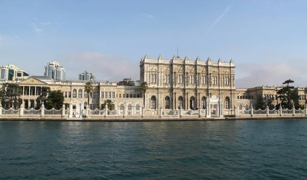 İstanbul'un pitoresk kasabasının Genel görünümü Boğaziçi'nden alındı 
