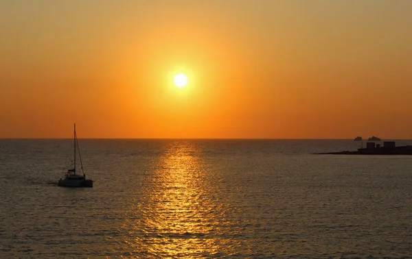 Ege Denizi Üzerinde Renkli Gün Batımı — Stok fotoğraf
