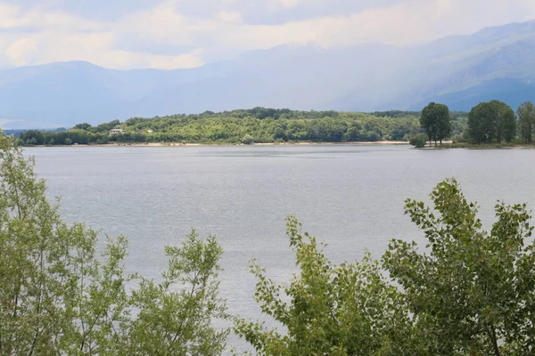 Paisaje Verano Hermosa Presa Koprinka Bulgaria Día Nublado —  Fotos de Stock