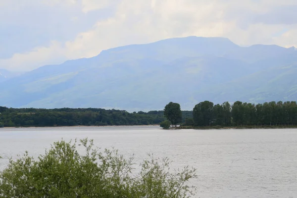 Paisagem Verão Bela Barragem Koprinka Bulgária Dia Nublado — Fotografia de Stock