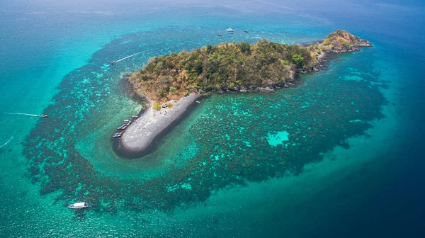 Koh Hin Ngam (Hin Ngam Adası), Lipe Adası, Tarutao Ulusal Deniz Parkı, Satun Eyaleti, Tayland 'ın Güney kesiminde havadan görünüm