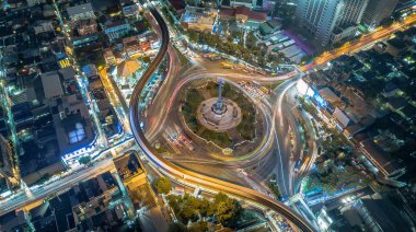 Bangkok gece zaman Zafer Anıtı havadan görünümü, Tayland