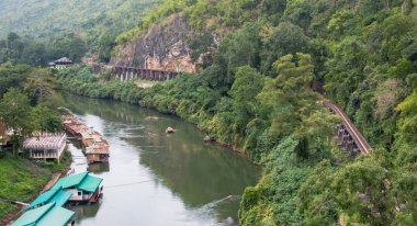 Mağara Krasae, Kanchanaburi, Tayland 'da havadan görünüm ölüm demiryolu