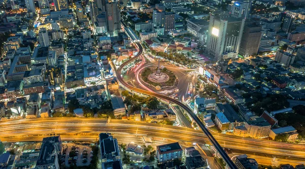 Bangkok gece zaman Zafer Anıtı havadan görünümü, Tayland