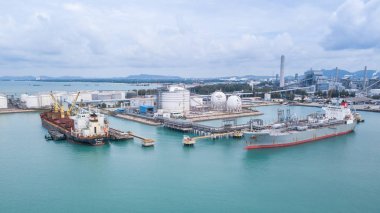 Harita Ta Phut Endüstriyel Malikânesi 15 Temmuz 2019 - Tayland 'daki Tap Ta Phut Endüstriyel Estate Rayong' daki petrokimya fabrikasının veya rafineri fabrikasının havadan görünüşü