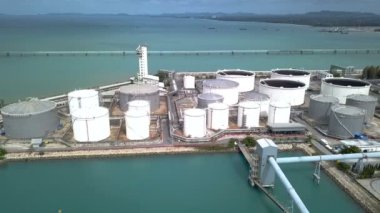 Harita Ta Phut Endüstriyel Malikânesi 15 Temmuz 2019 - Tayland 'daki Tap Ta Phut Endüstriyel Estate Rayong' daki petrokimya fabrikasının veya rafineri fabrikasının havadan görünüşü 