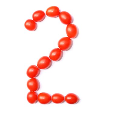 İki numara. Rakam domates izole beyaz bir arka plan üzerinde yapılan.