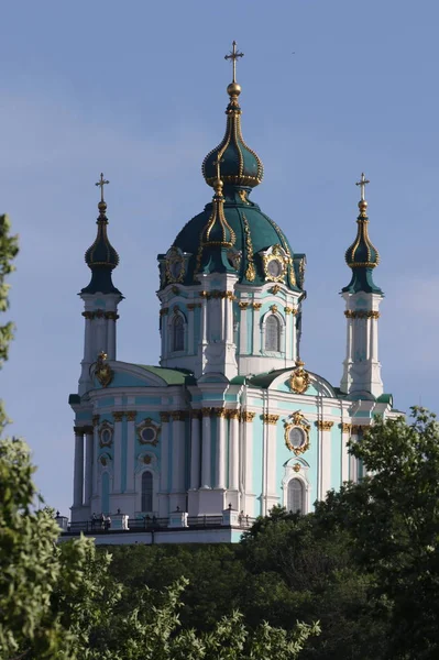 Kiev Şehir Mavi Gökyüzü Kilisede Saint Andrew Görünümünü — Stok fotoğraf