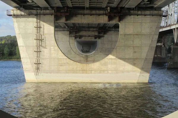 Uitzicht Van Stad Brug Verbindt Twee Oevers Van Dnjepr Kiev — Stockfoto