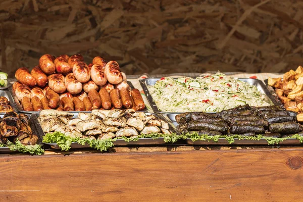 Buffet Culinario Con Comida Saludable Para Llevar Verduras Parrilla Pescado —  Fotos de Stock