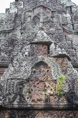Wat Phu bir Dünya Mirası Alanı, Laos en eski tarihi yerlerinden biri bir Hindu tapınağı.