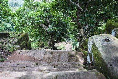 Wat Phu bir Dünya Mirası Alanı, Laos en eski tarihi yerlerinden biri bir Hindu tapınağı.