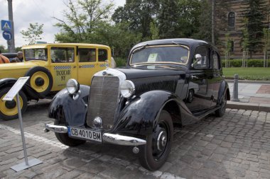 Sofia, Bulgaristan - 19 Mayıs 2018: Retro geçit eski retro ya da eski model araba ya da otomobil