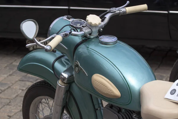 Sofia, Bulgaristan - 19 Mayıs 2018: Retro eski retro veya retro otomobil ve motosiklet