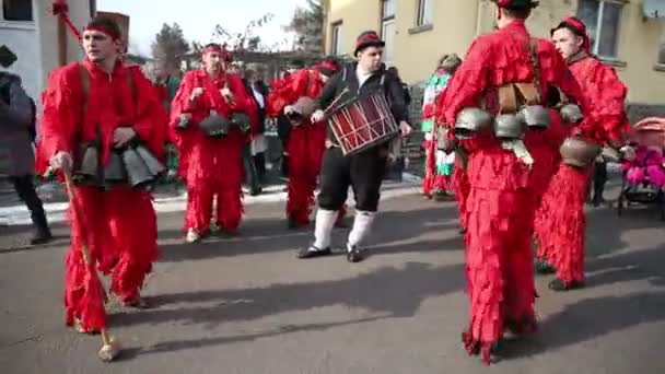 불가리아 2019 불가리아 Breznik에서 무도회 Surova의 무도회의 축제에서 복장의 불명의 — 비디오