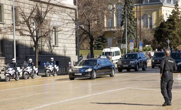 Russian Prime Minister Dmitry Medvedev arrives in Bulgaria on a — Stock Photo, Image