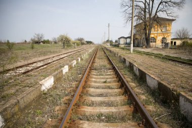 terk edilmiş tren istasyonu
