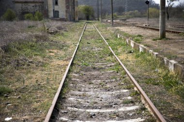 terk edilmiş tren istasyonu