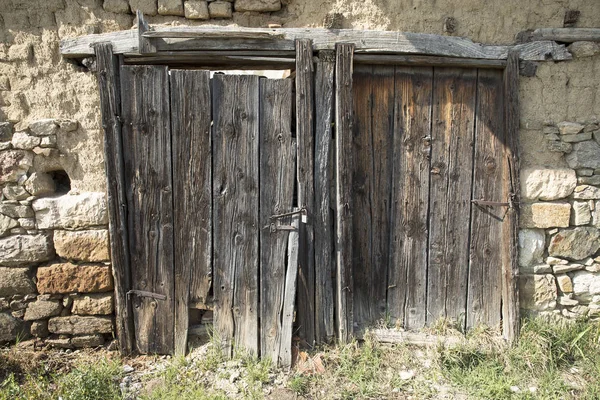 Doppia porta in legno molto vecchio — Foto Stock