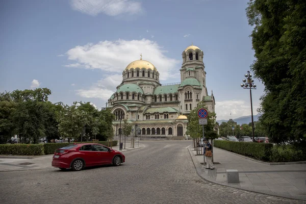 St. Al. Nevski kilisesi, Sofya, Bulgaristan. Sermaye, inanç. — Stok fotoğraf