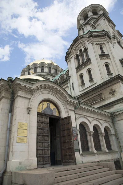Sofya'nın merkezinde ki St. Alexander Nevsky Katedrali — Stok fotoğraf