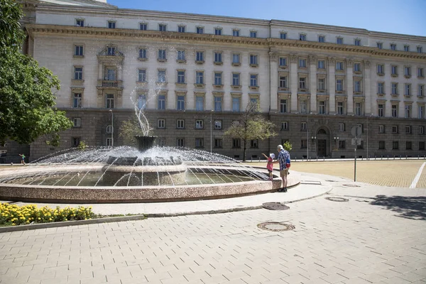 The presidency building and the fountain in central Sofia,Bulgar — Stock Photo, Image