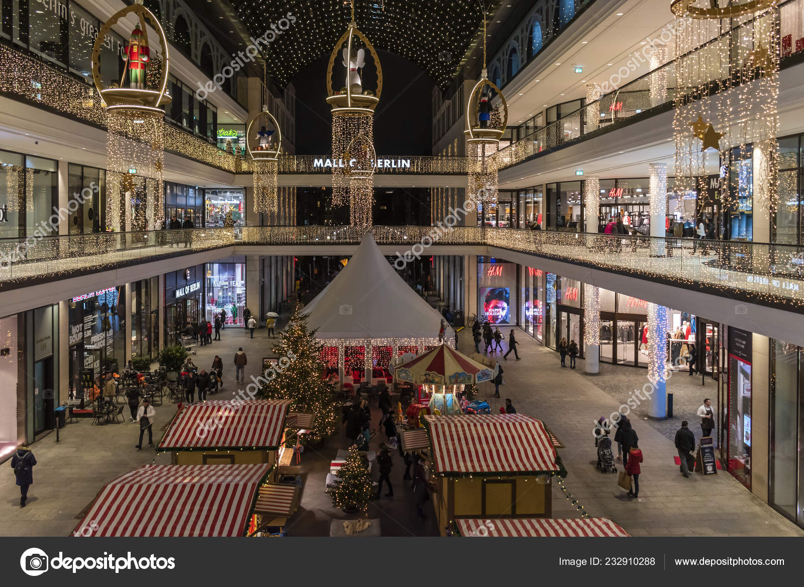 Berlin Germany December 2018 Mall Berlin Illuminated Decorated