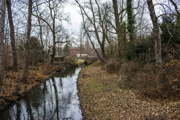 Creek flowing through Leipzig Zoo. — Stock Photo, Image