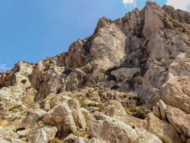 Yunan kireçtaşı uçurum.