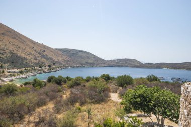 Porto Palermo Körfezi manzarası