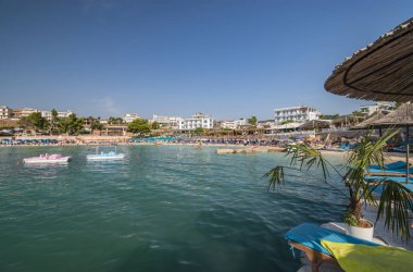 Three Island Beach manzarası.