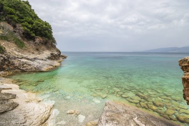 Pulebardha Plajı manzarası.