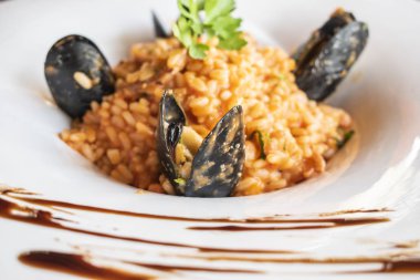 Deniz Ürünleri Risotto çanak.