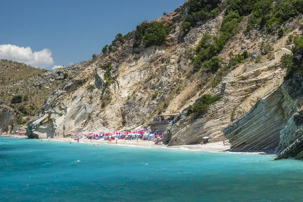 Blick auf den Taubenhöhlenstrand. — Stockfoto