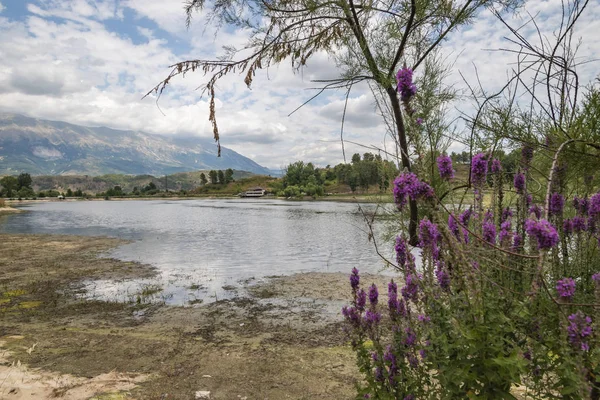 Pohled na jezero Viroi — Stock fotografie