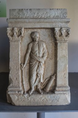 Antik mezar taş vazo.