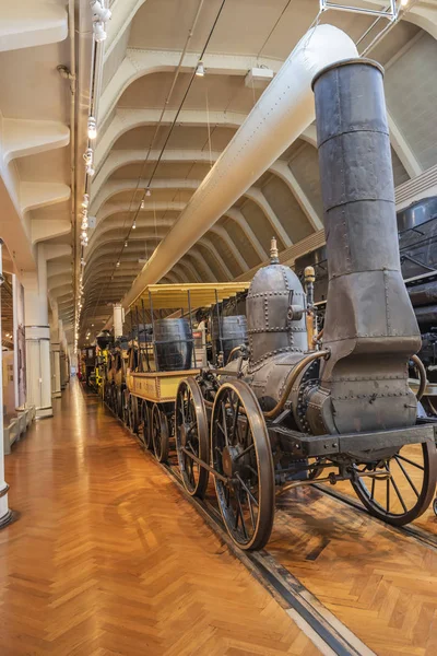 Τρένο ατμού μέσα στο Henry Ford Museum of American Innovation — Φωτογραφία Αρχείου