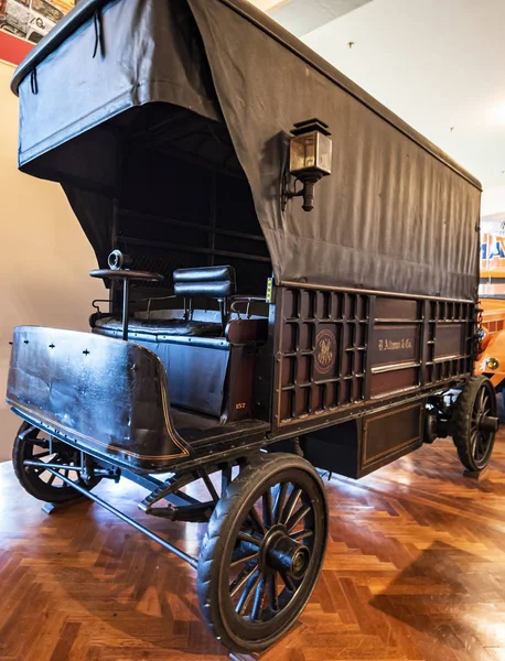 The 1900 Wood Electric truck — Stock Photo, Image