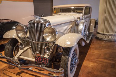 1931 Duesenberg model J üstü açık Victoria..