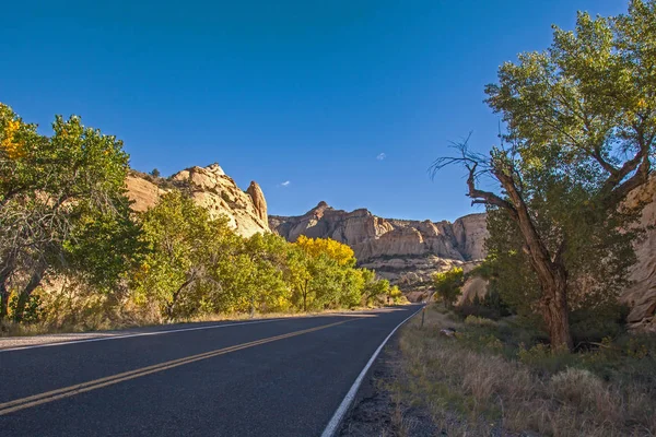 Roadside View Sandstone Formations Capitol Reef National Park — Stock Photo, Image