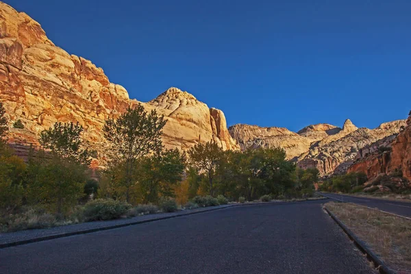 Roadside View Sandstone Formations Capitol Reef National Park — Stock Photo, Image