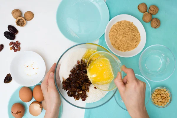 Zutaten Für Das Rezept Hausgemachte Haferflockenplätzchen Mit Datteln Erdnüssen Kokosraspeln — Stockfoto