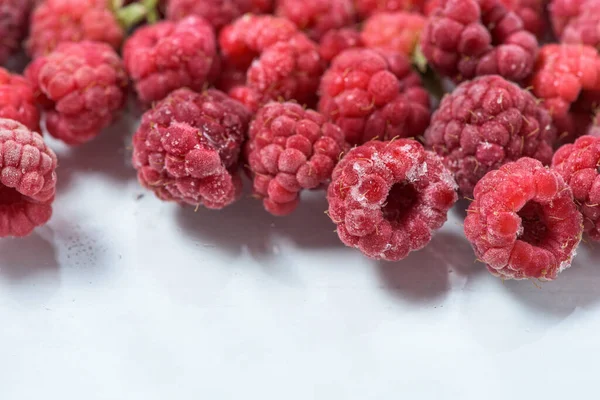 Fond Framboises Congelées Baies Fraîches Couvertes Gel Vue Dessus Macro — Photo